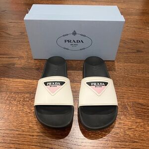 Size 39 vintage PRADA White/Black/Pink Rubber Slide